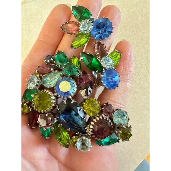 Vintage silver tone green blue aurora borealis rhinestones brooch clip earrings - Picture 4 of 10